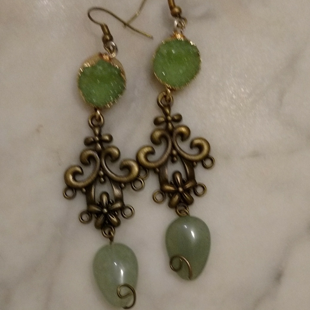 Pretty Earrings- Green💚 Acrylic Druzy Gem✨